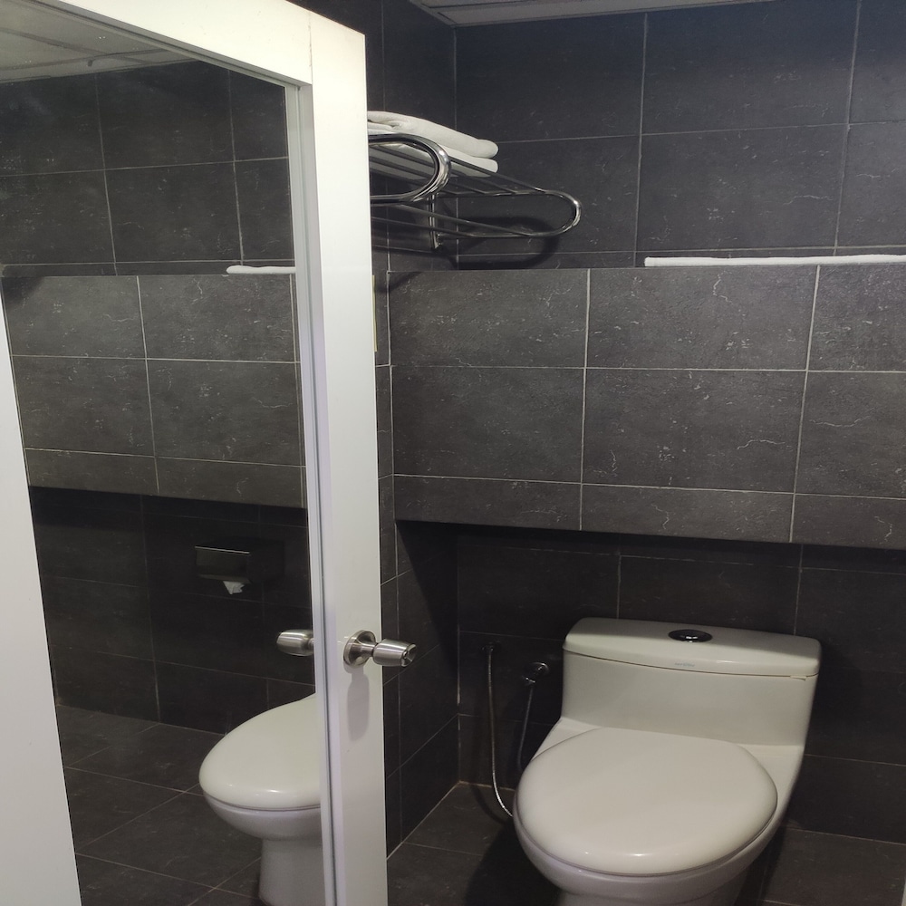 Swiss Hotel 23/70
