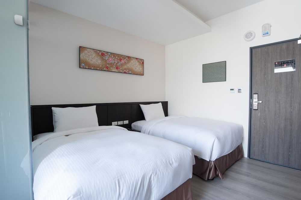 JOY INN 21/47