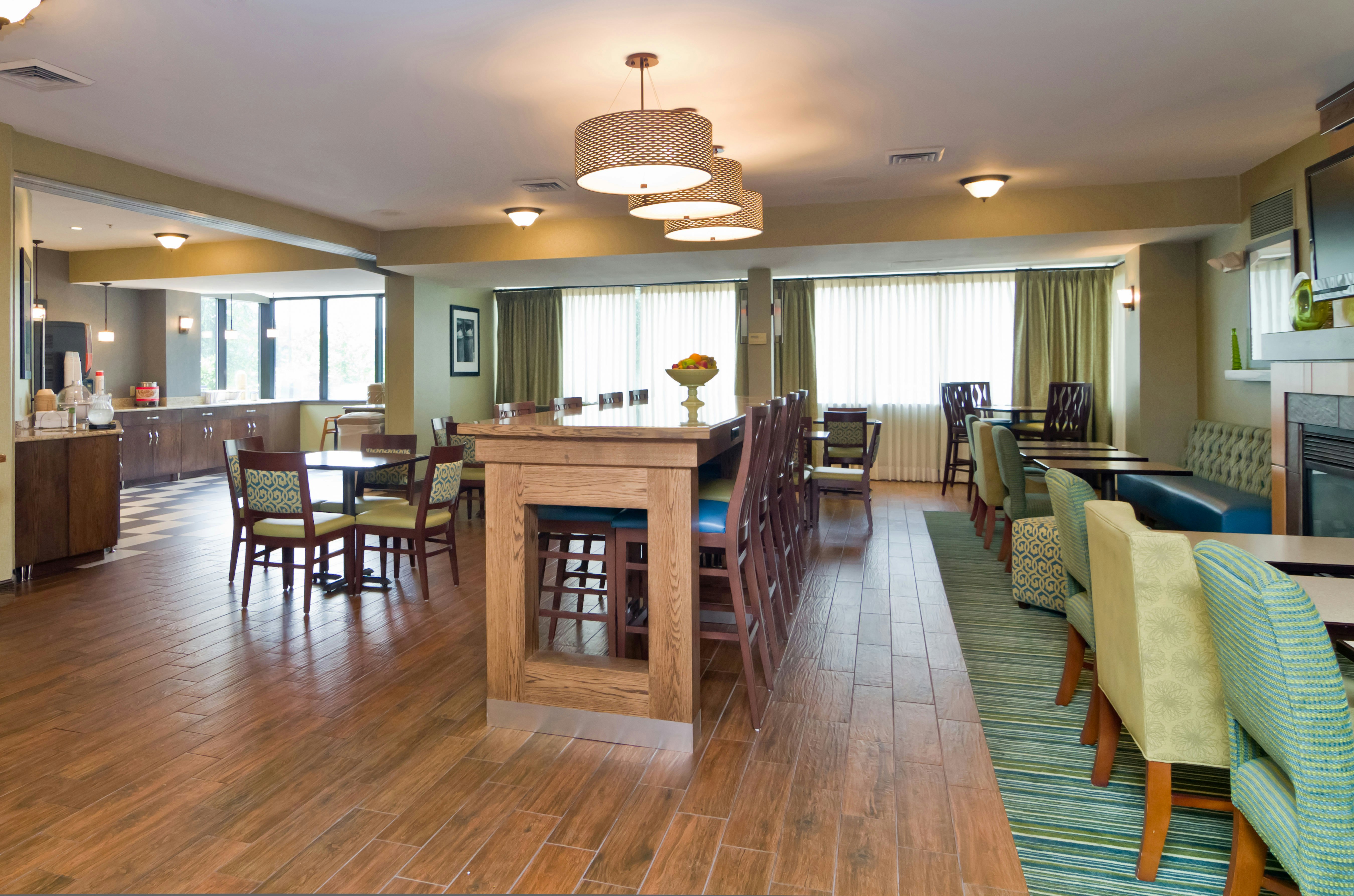 Hampton Inn New Philadelphia 38/44