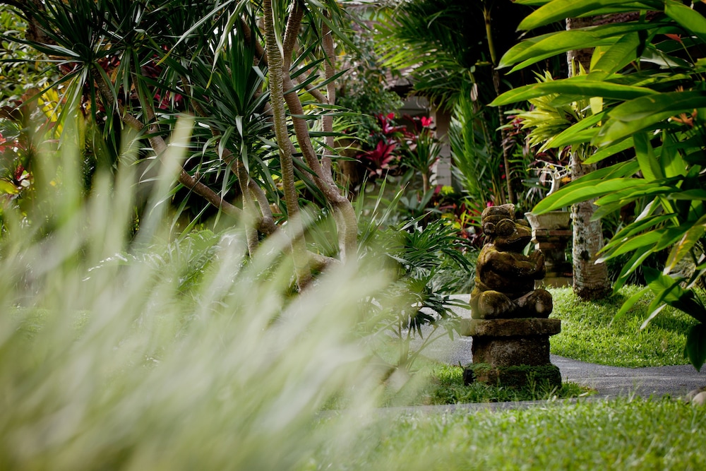 Sri Ratih Cottages 46/50