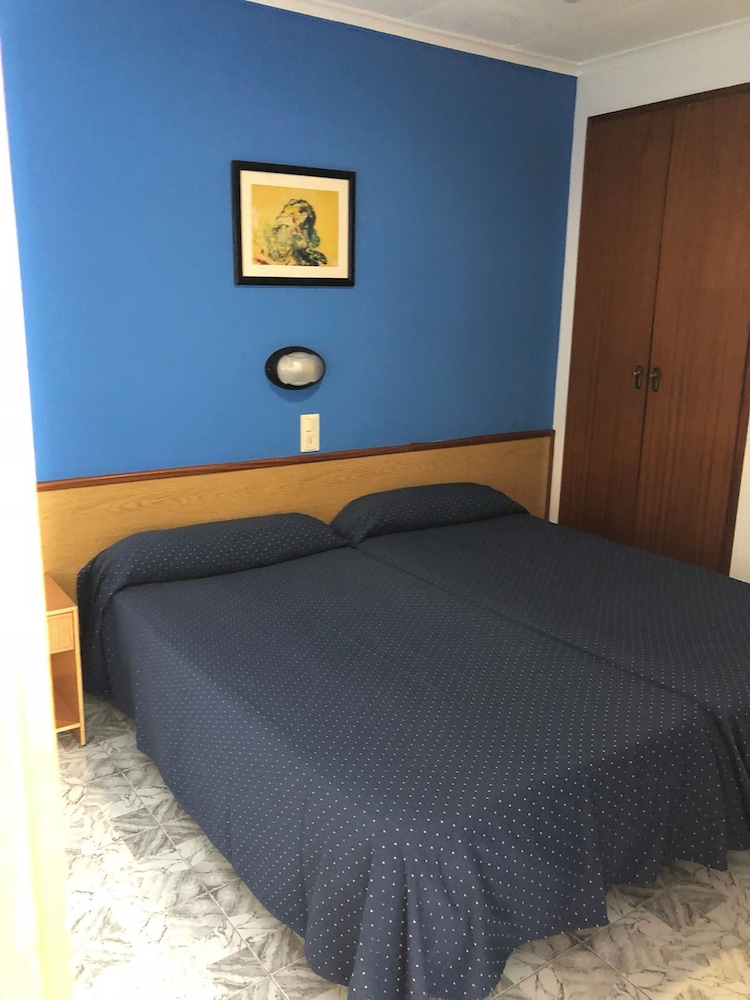Europa Apartments 8/34