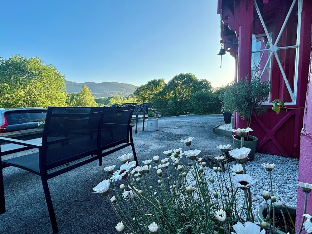 Carra Beag Guest House 25/50