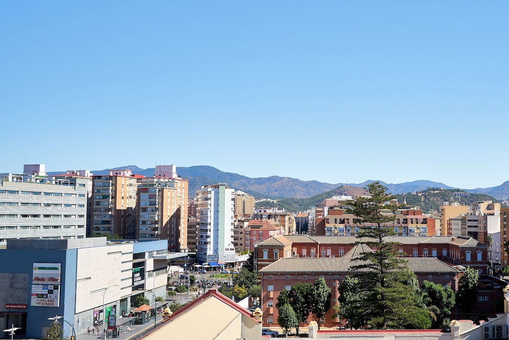 ホテル セルコテル マラガ(EUROSTARS MALAGA) 写真1