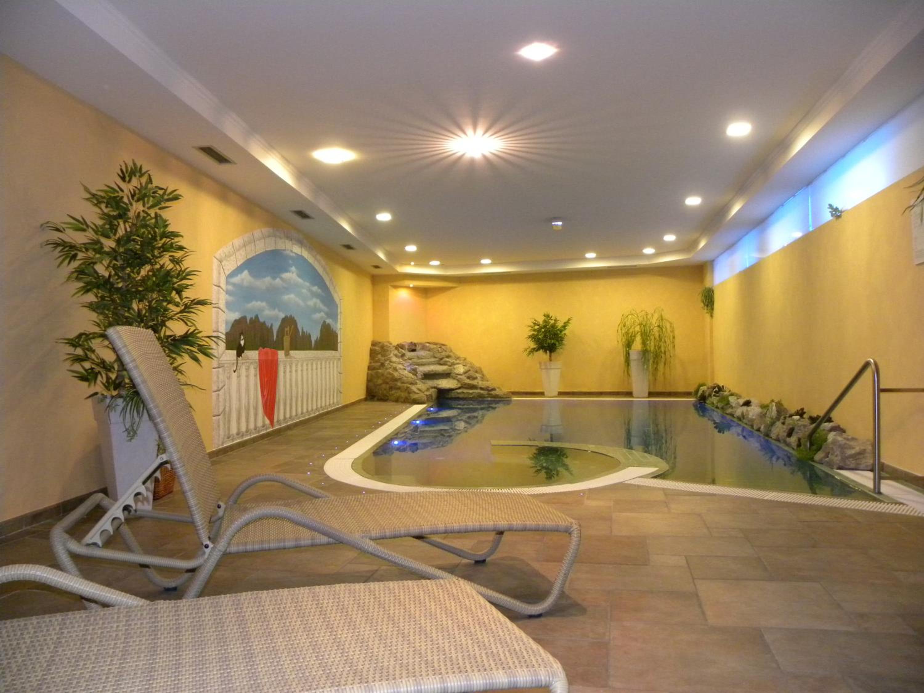 Hotel St. Raphael 35/53