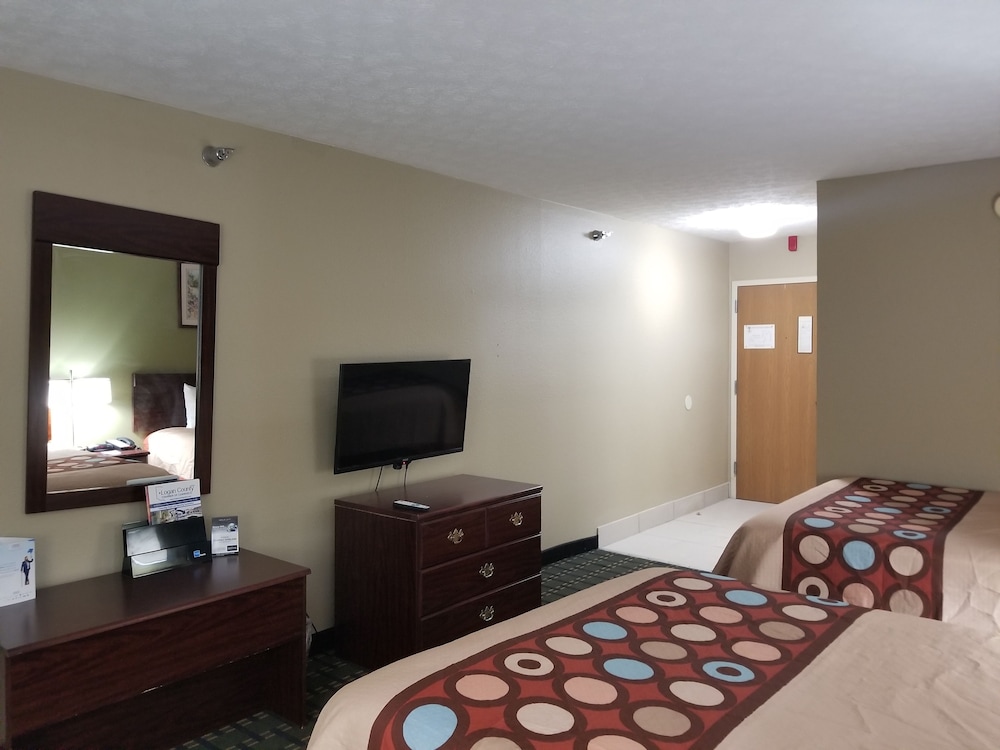 Super 8 by Wyndham Bellefontaine 34/38