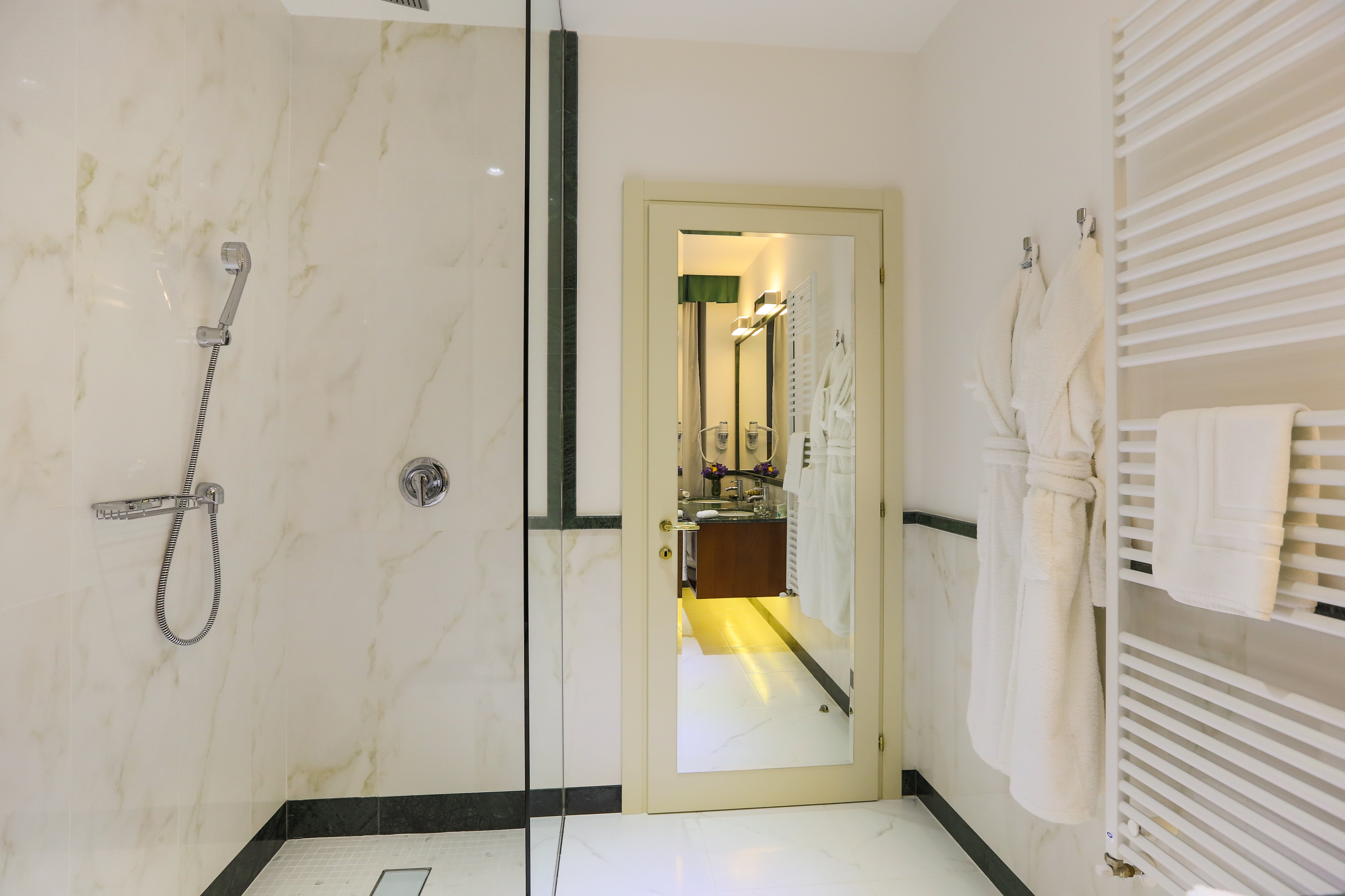 Hotel International Iasi 12/12