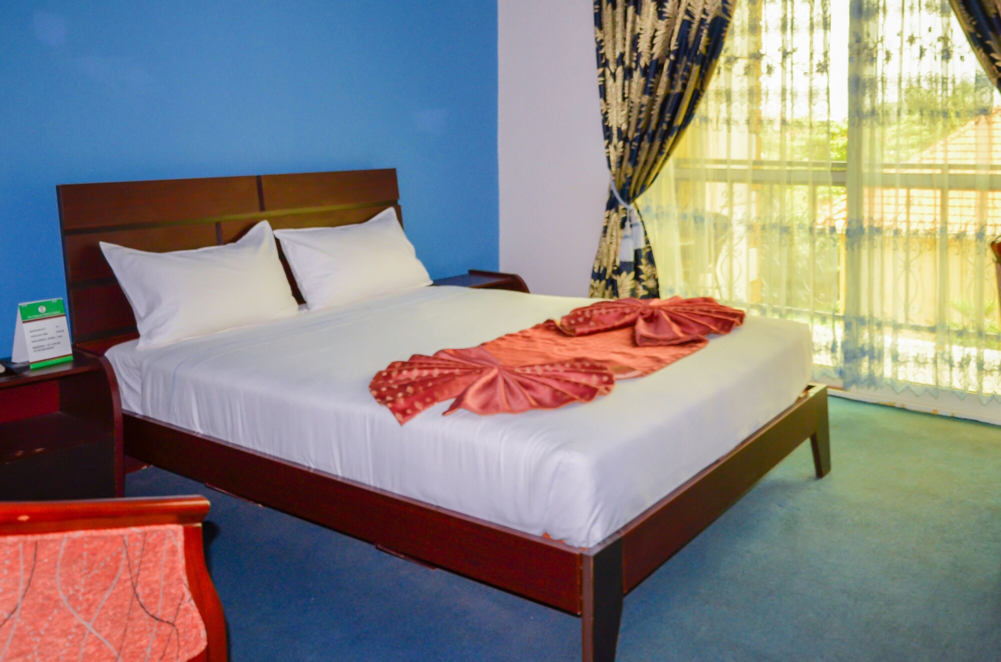 DELUXE, DOUBLE BED