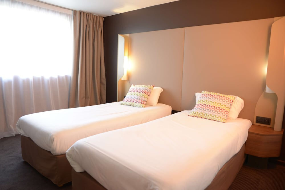 Standard, Twin Beds