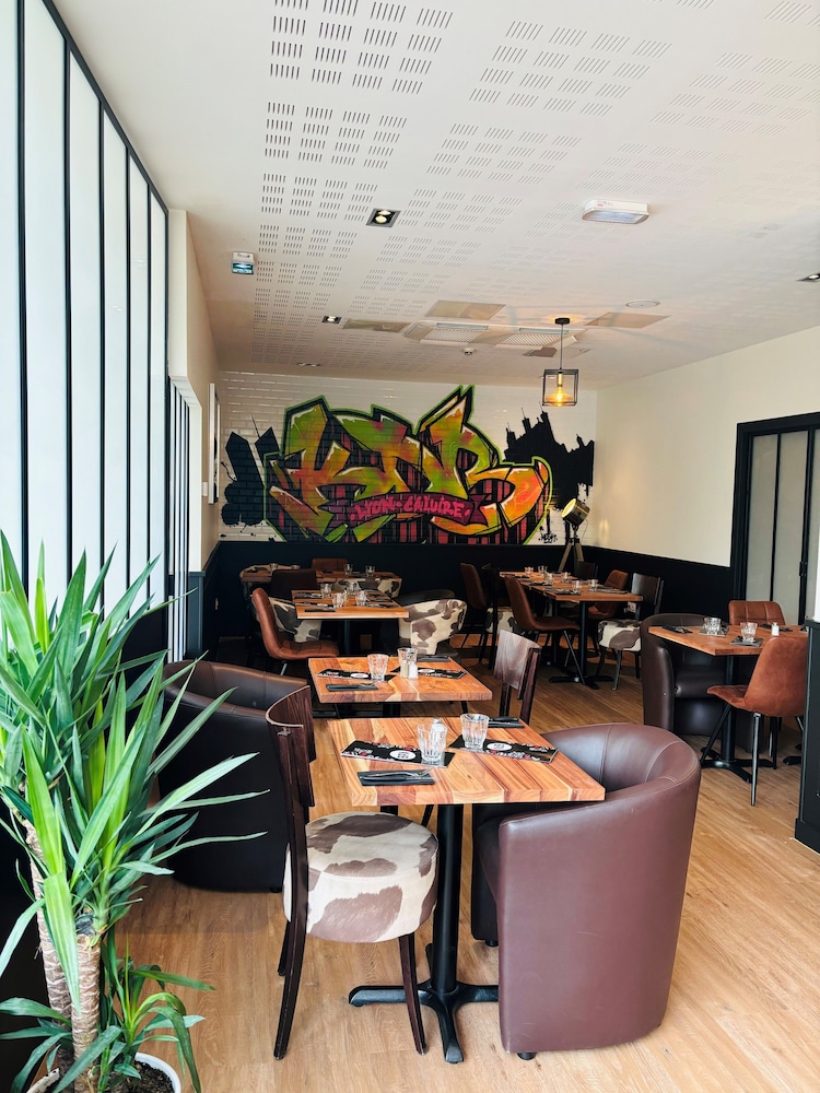 Ibis Lyon Caluire Cite Internationale 28/50