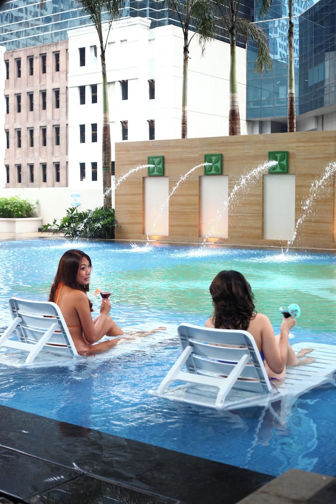 The Exchange Regency Residence Hotel 38/66