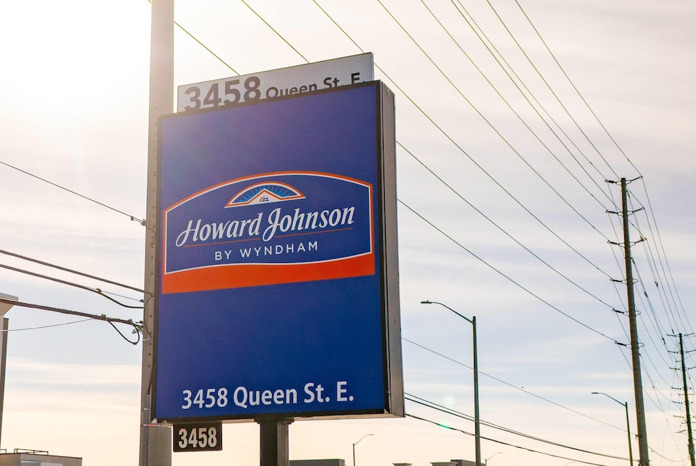 Howard Johnson by Wyndham Brampton 32/41