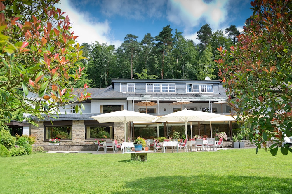 Romantik Waldhotel Mangold 3/66