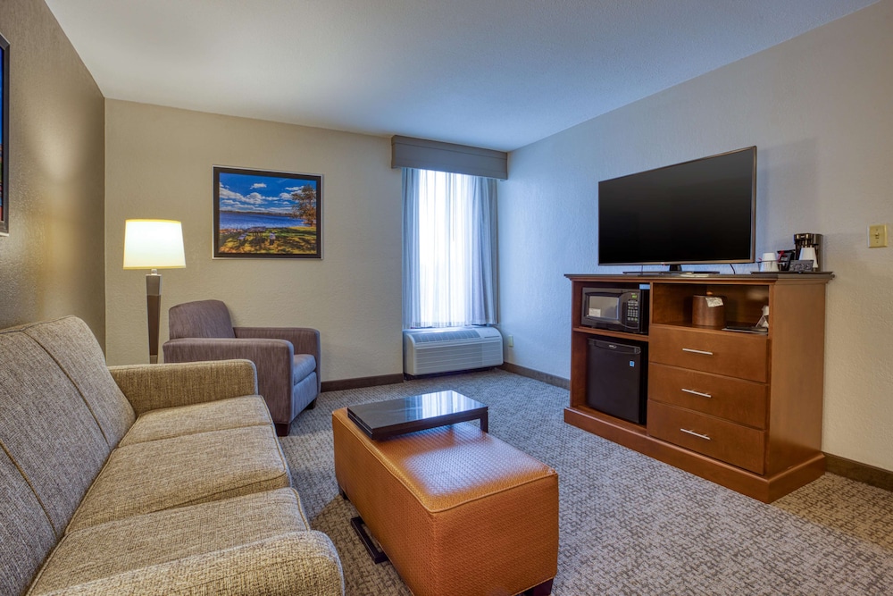 Drury Inn and Suites St Louis Fairview Heights 35/50