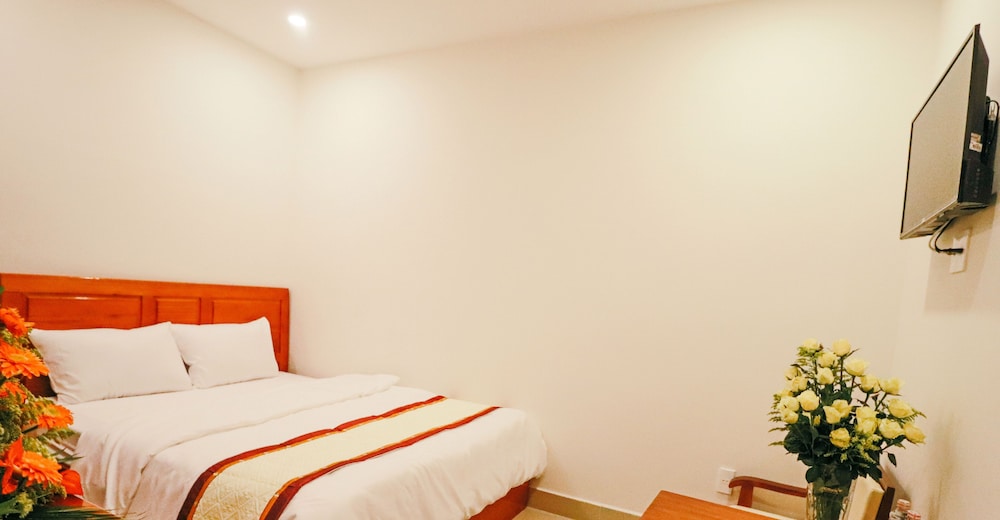 Mai Hoang Hotel 30/70