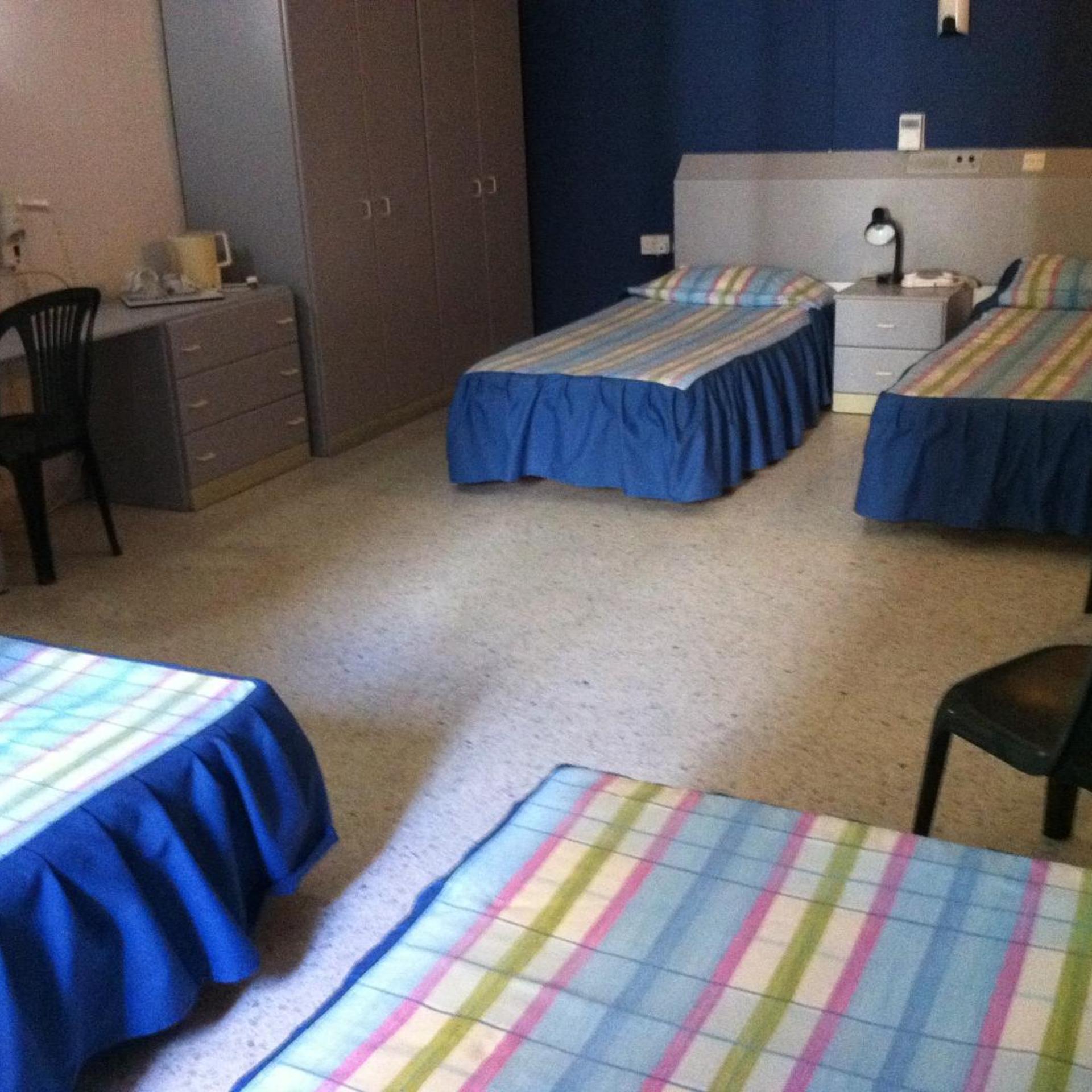 ROOM, QUADRUPLE