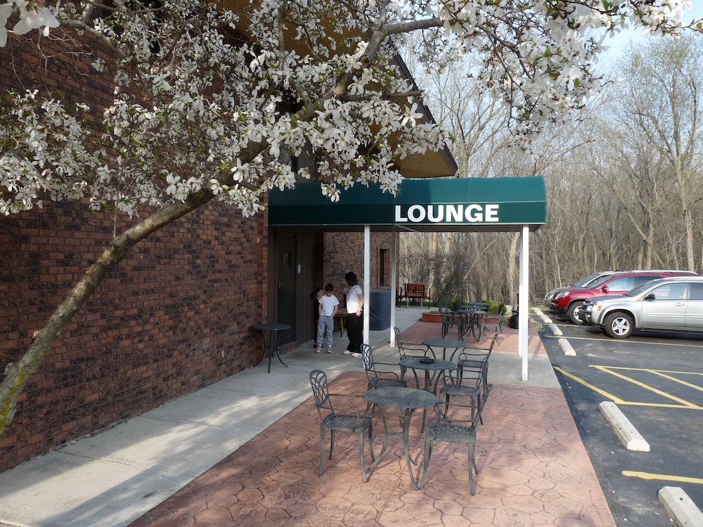 RiverBank Lodge 30/34
