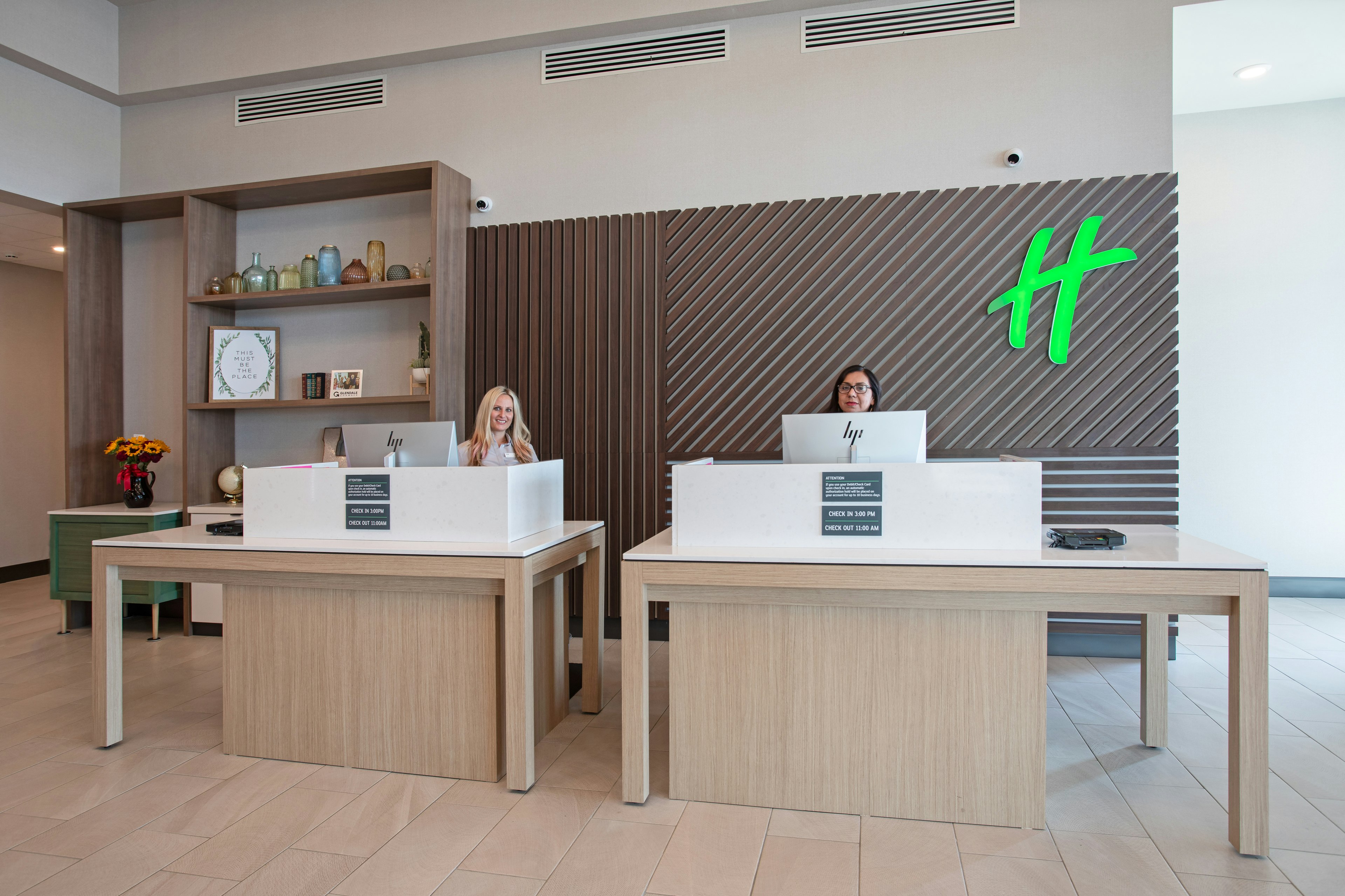 Holiday Inn Glendale - Stadium & Ent Dist 11/77