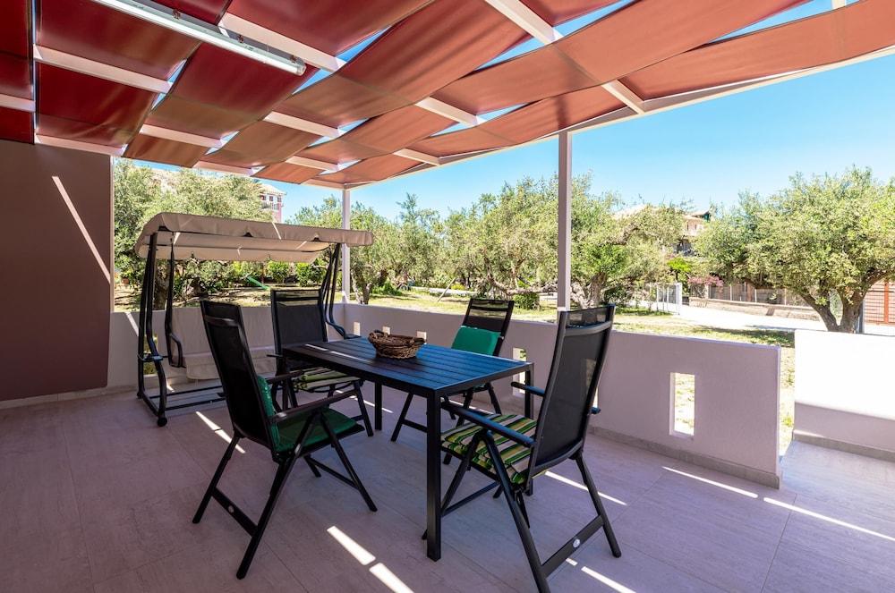 Arazzo Holiday Apartments 25/50