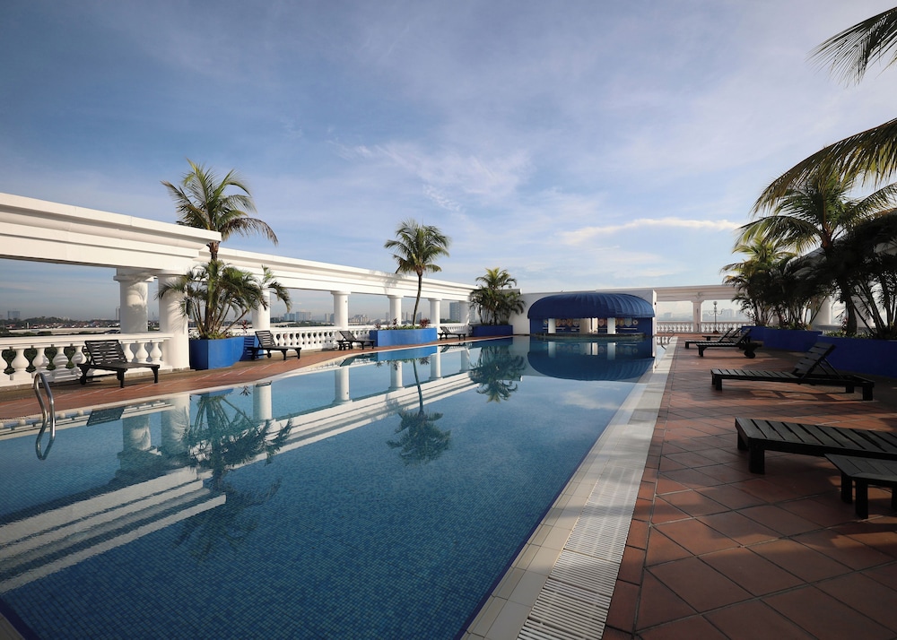 Berjaya Waterfront Hotel, Johor Bahru 37/64