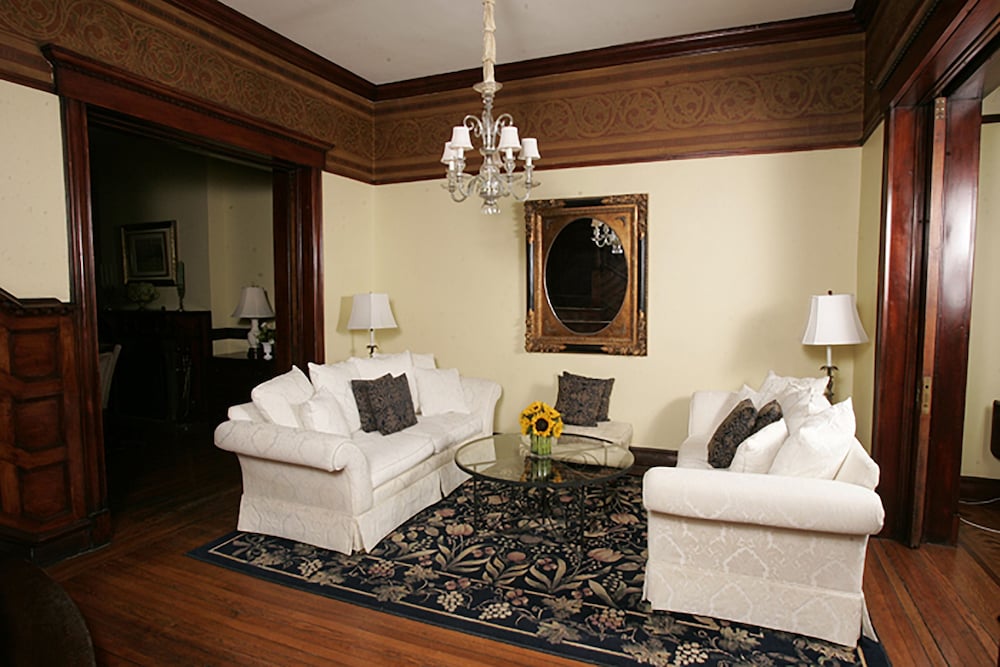 Morgan State House Inn 31/50