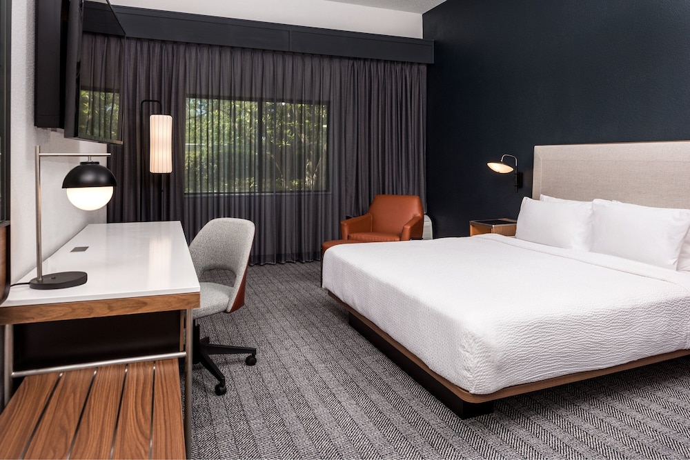 Room at COURTYARD BY MARRIOTT BALLANTYNE, CHARLOTTE - NC