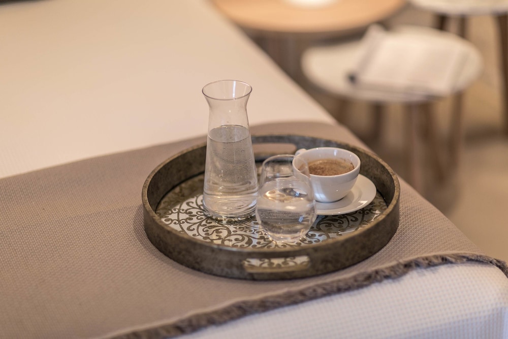 Aria Estate Suites And Spa 28/76