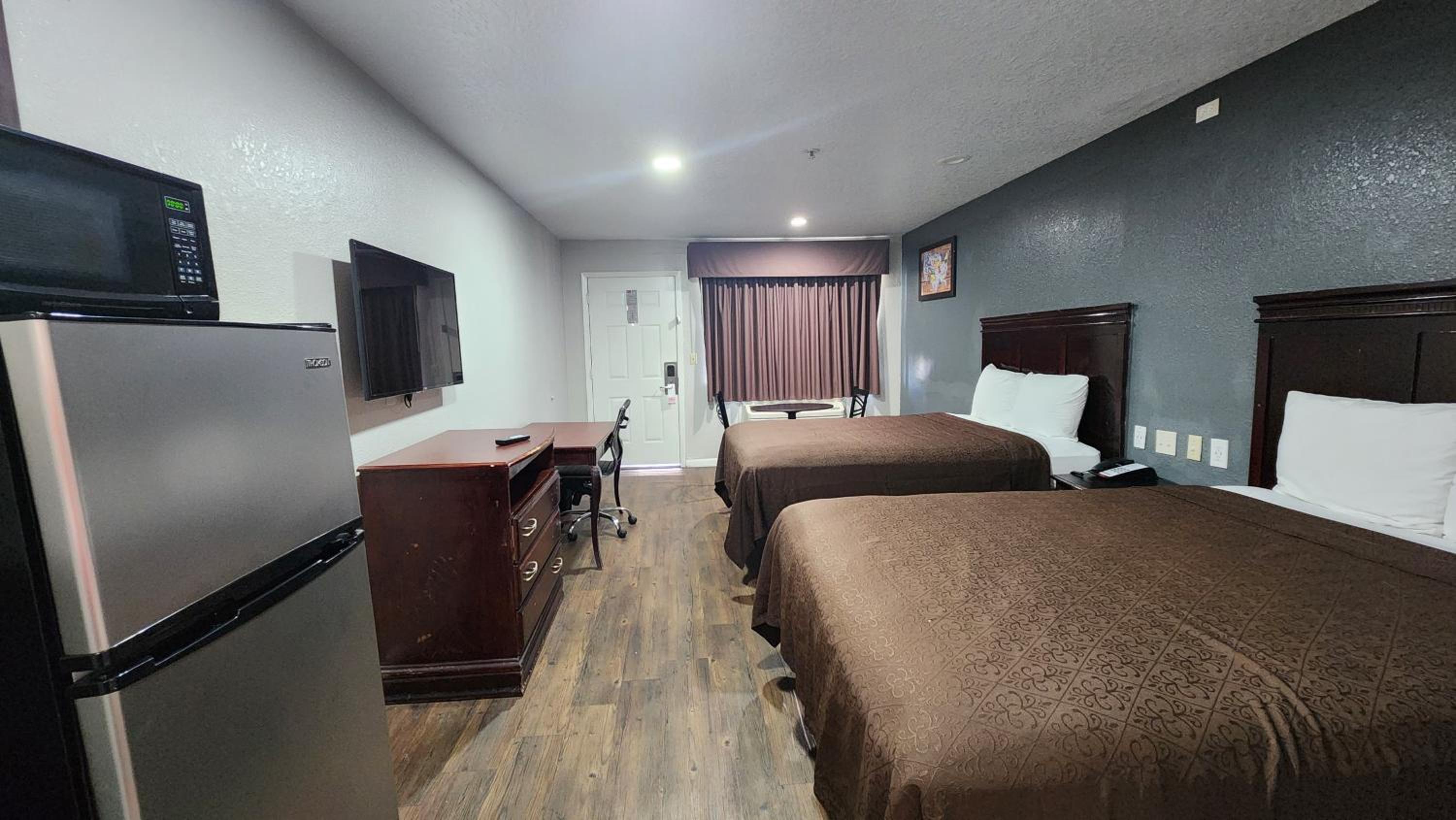غرفة بسريرين كوين، Express Inn Hobby Airport 2/9