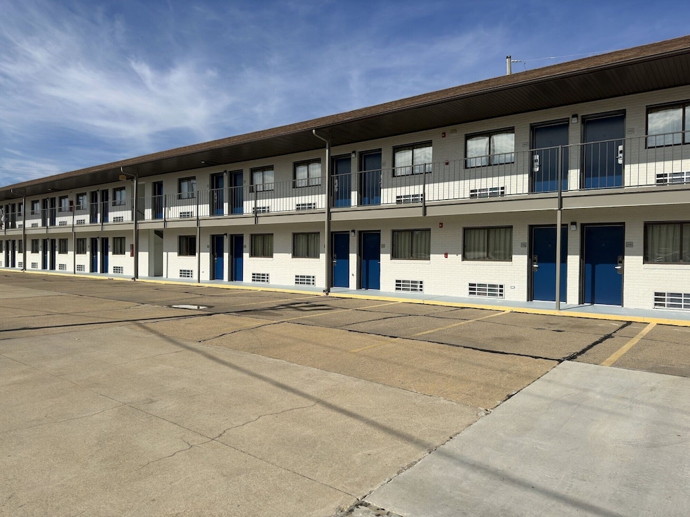 Motel6 Dyersburg, TN 40/50