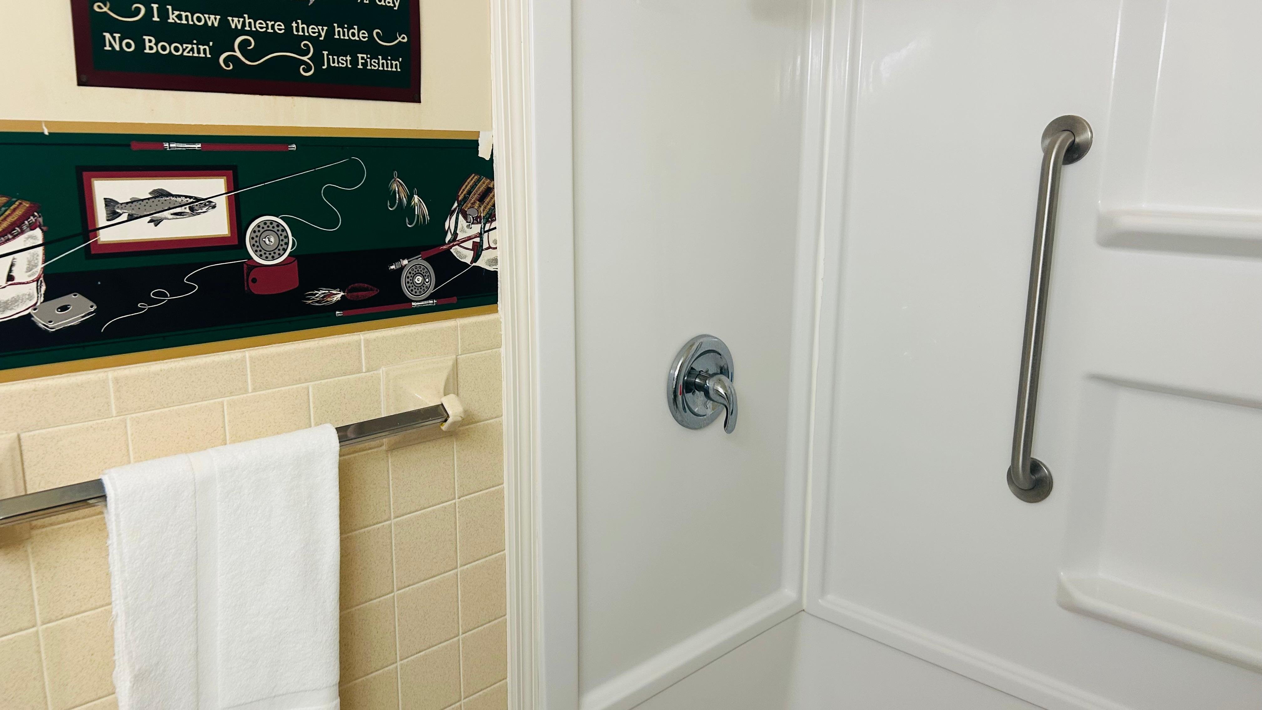 Victorian Inn Motel & Suites 47/48