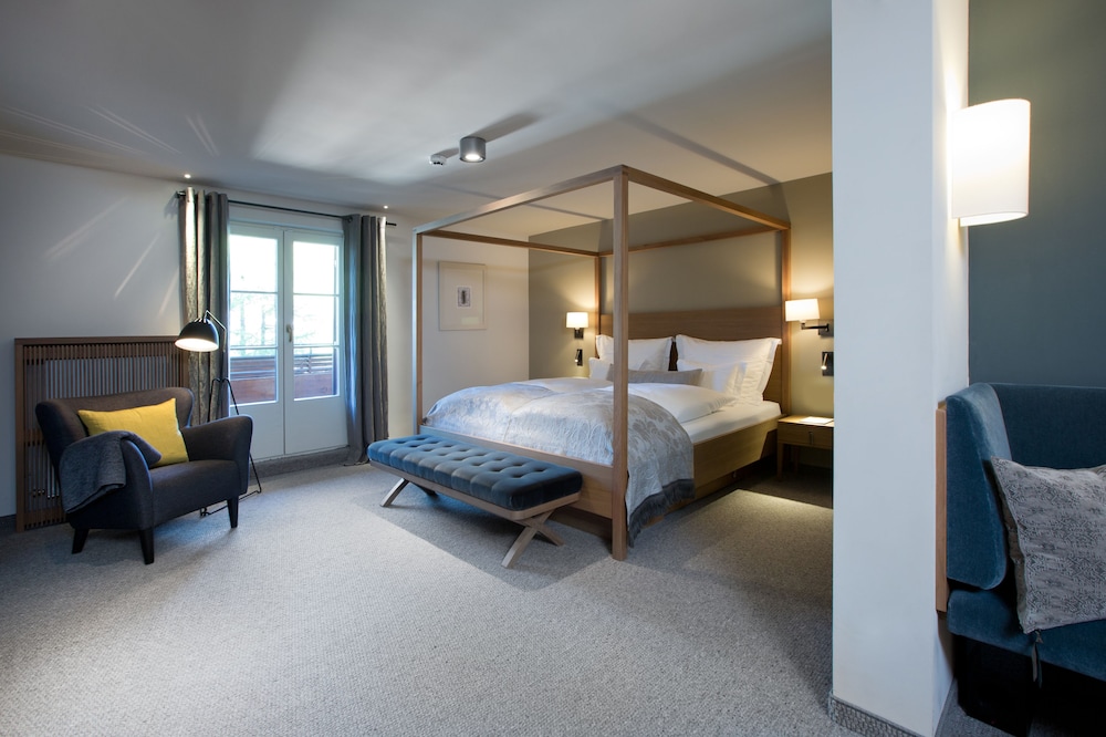HOTEL BERGHOF 25/79