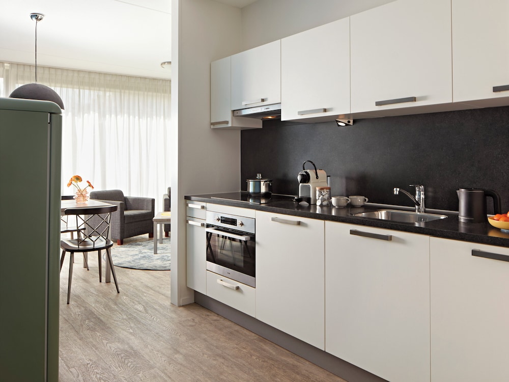 YAYS Amsterdam Prince Island by Numa 47/58