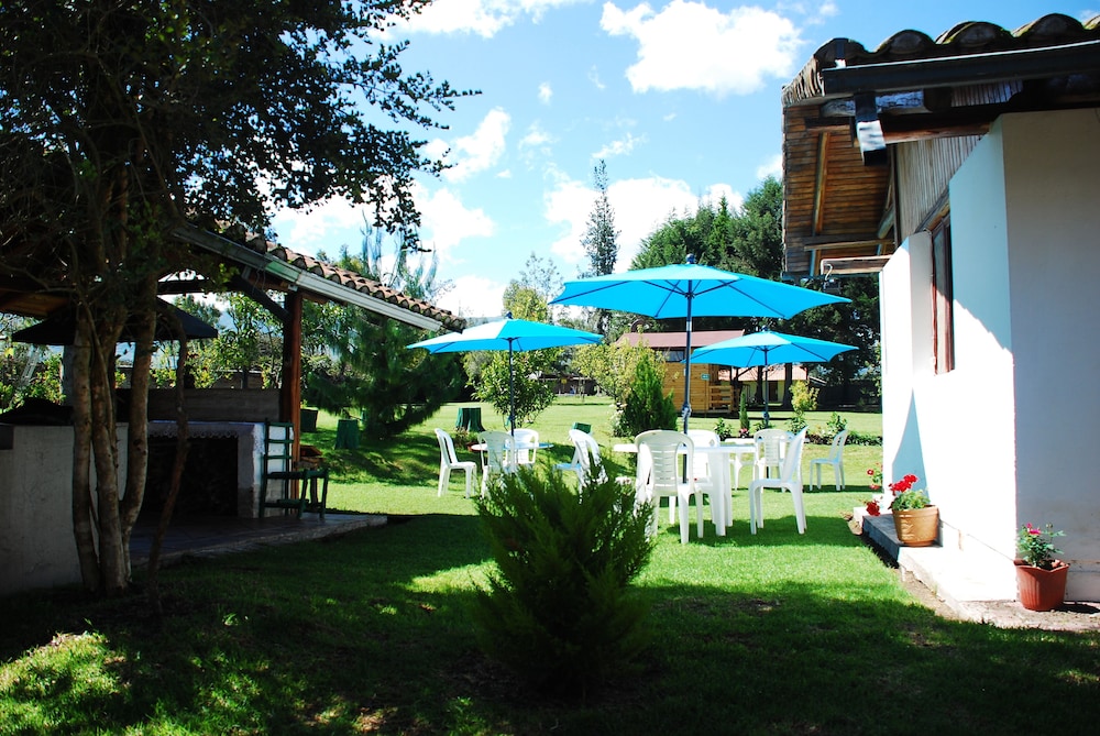 Hosteria Airport Garden 7/64