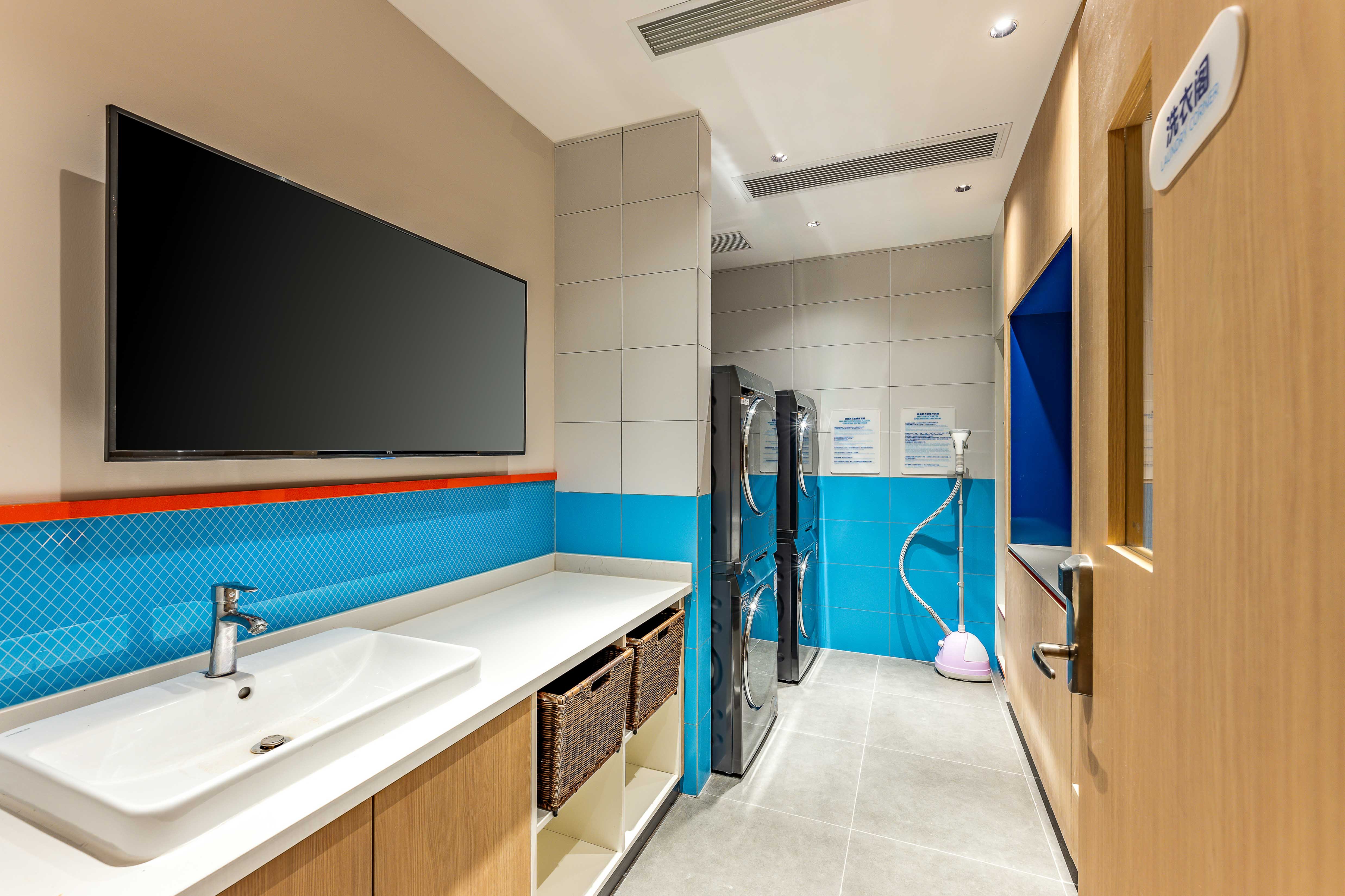 Holiday Inn Express Wuxi East Station 23/23