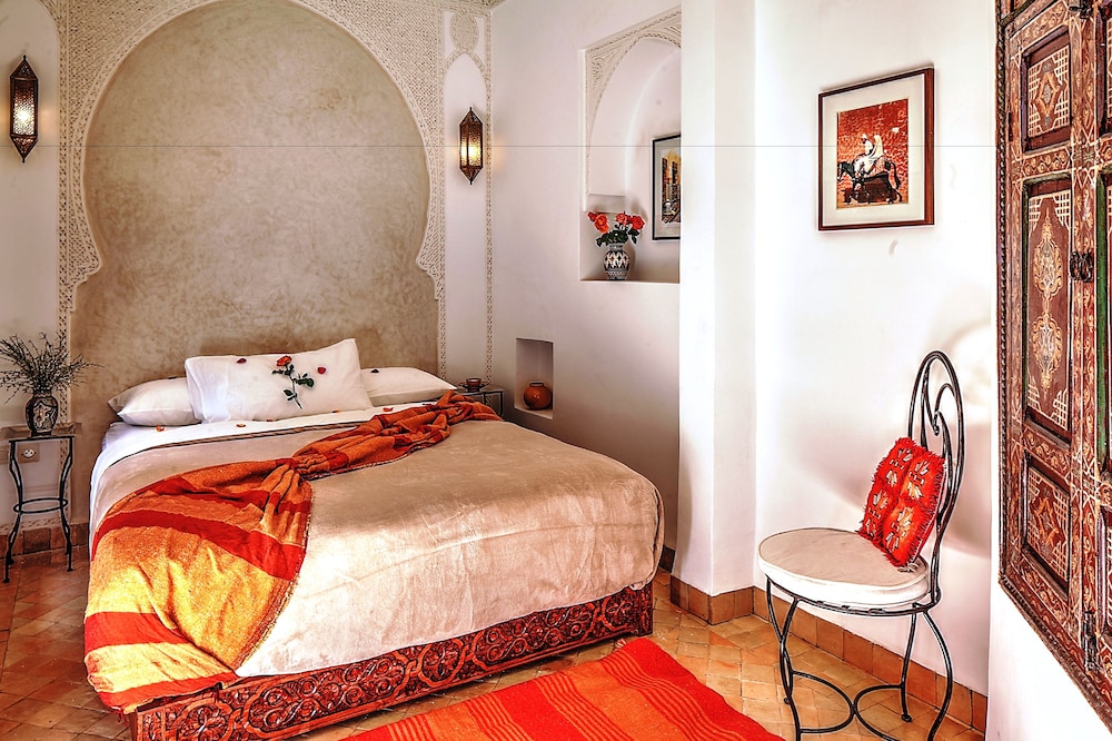 Riad Carina 23/75