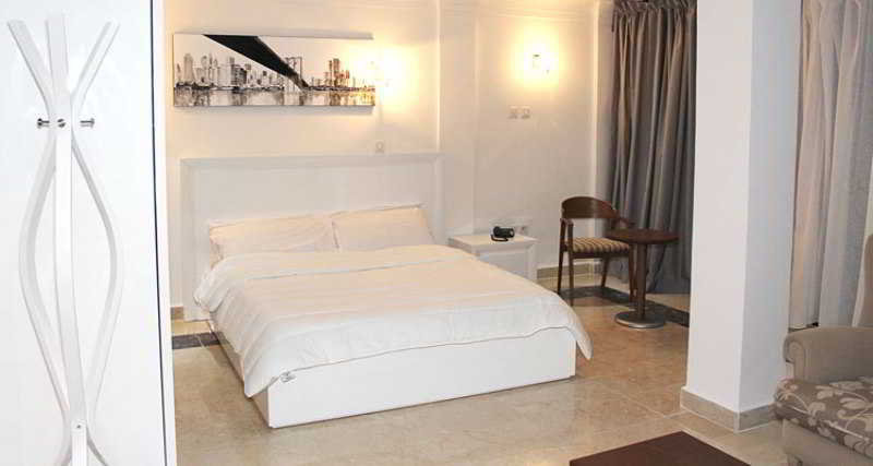 MEDINA HOTEL 5/12