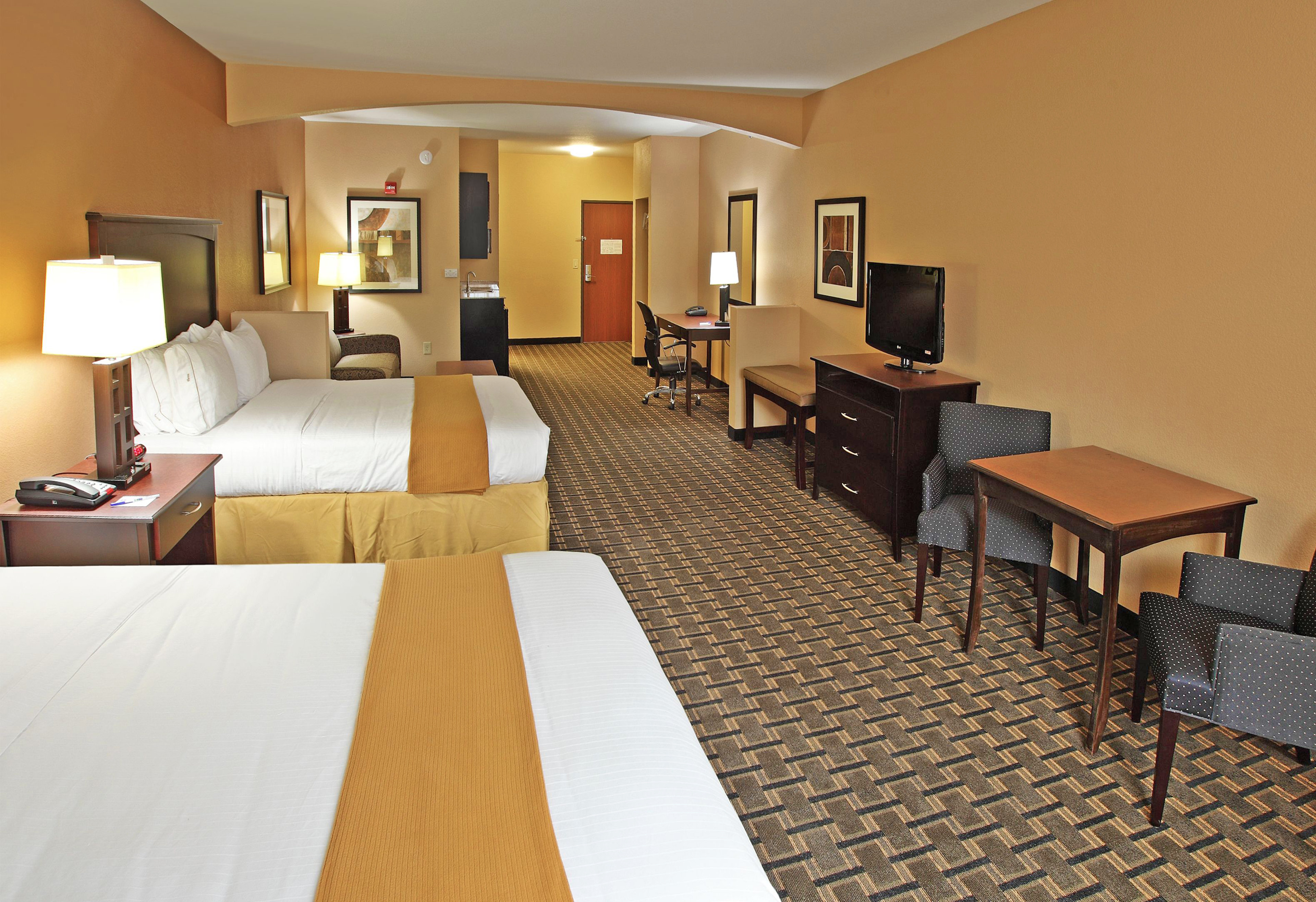 Holiday Inn Express Hotel & Suites Texarkana East 22/54