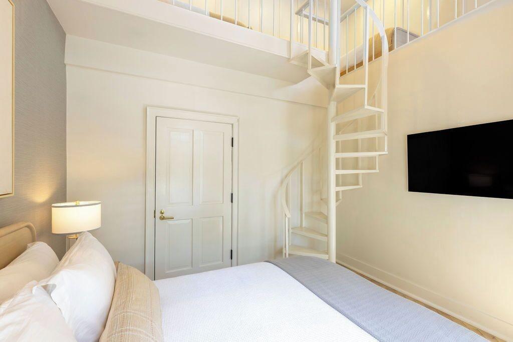 Deluxe, Double Bed