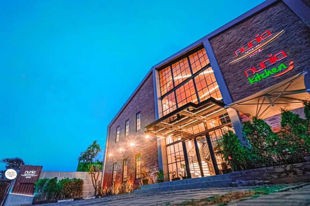 Nunia Tamansari Hotel 2/50
