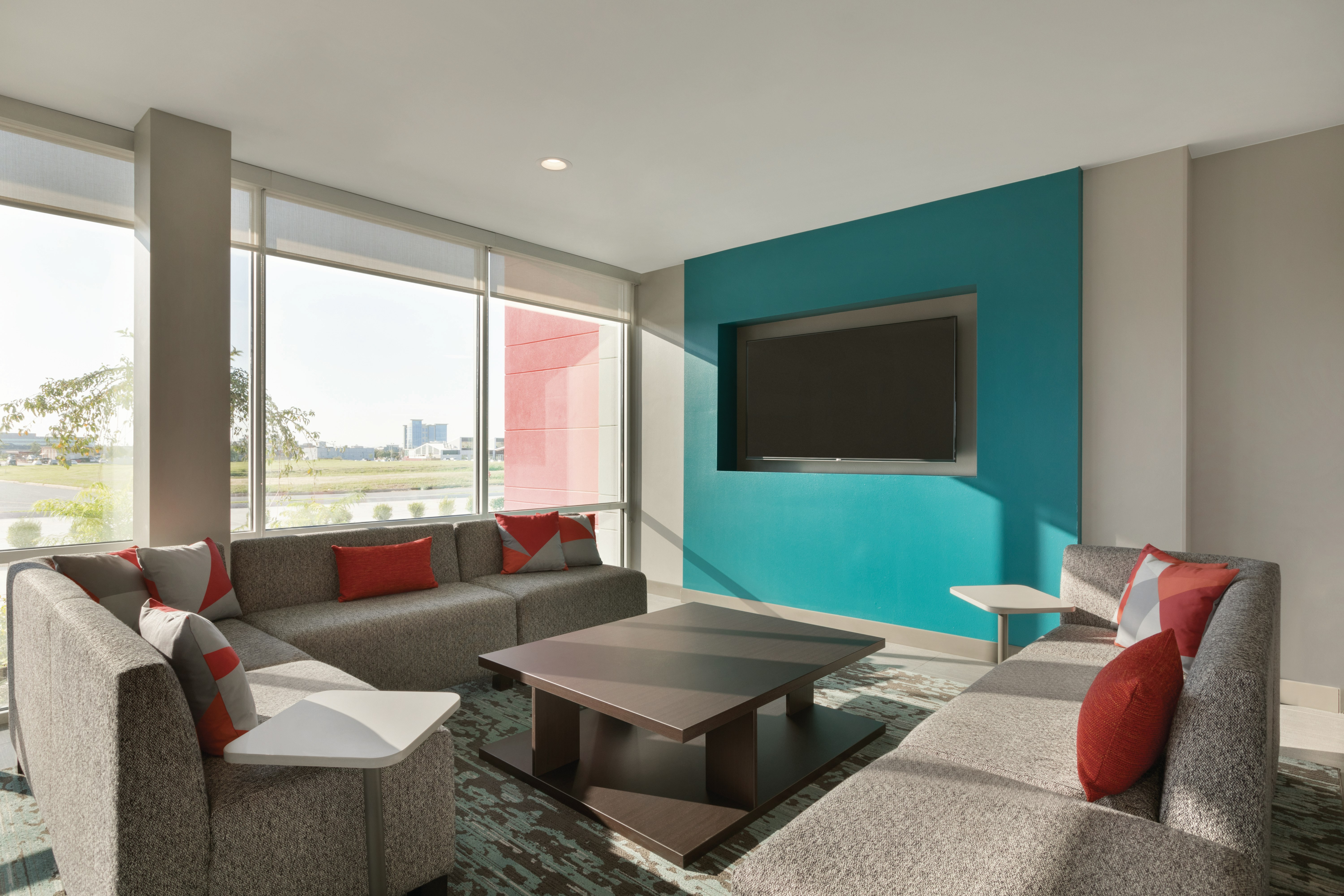 Avid Hotels Fayetteville West 33/36