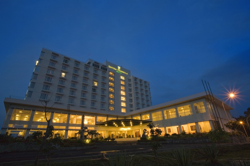 Sintesa Peninsula Hotel 1/40