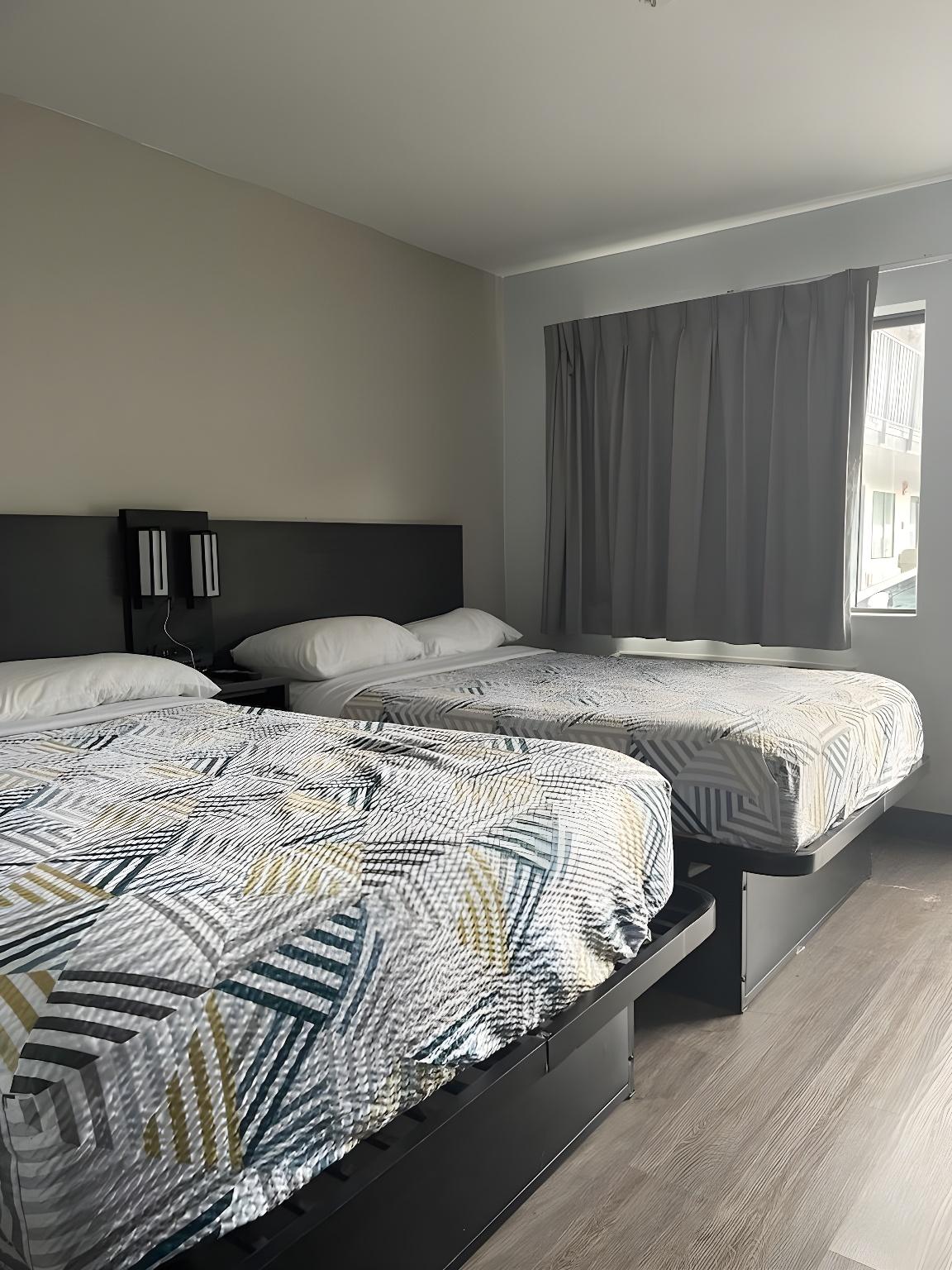 2 Full Beds