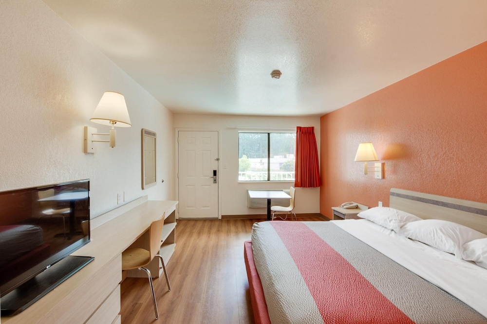 Motel6 Columbus, OH - West 28/58
