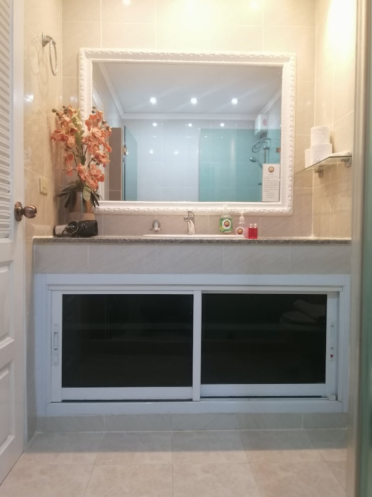 View Talay 6 Condominium By Honey 12/84