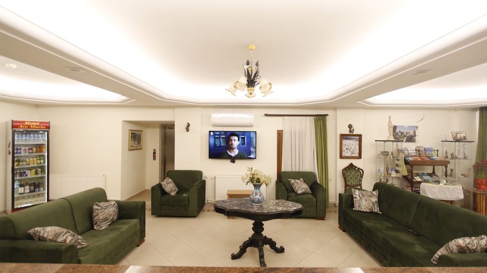 AVE MARIA HOTEL 38/65