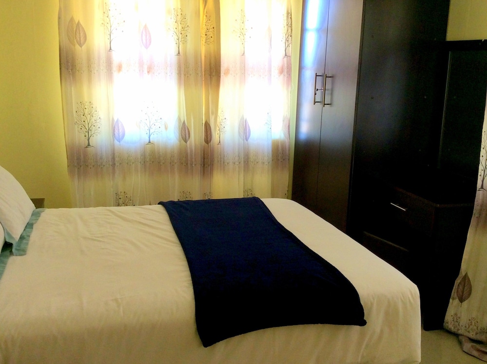 Sharon Avenue Guesthouse 4/17