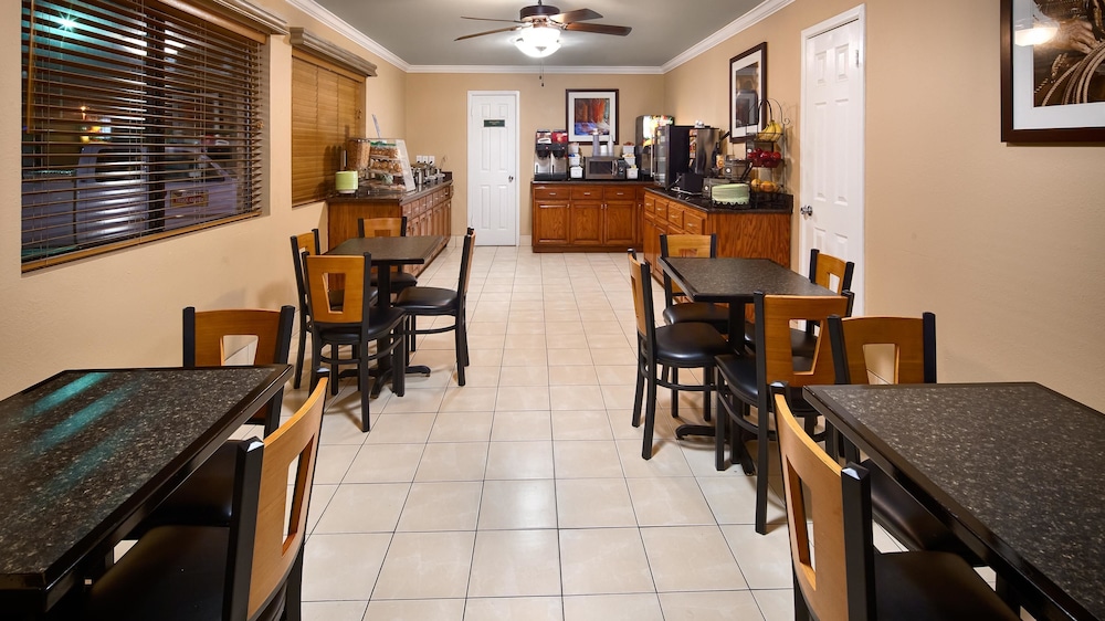 Best Western Caprock Inn 22/30
