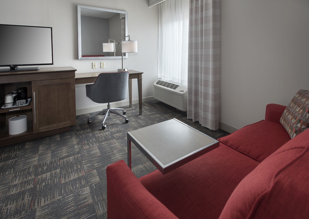 Hampton Inn Boston Logan Airport 36/38