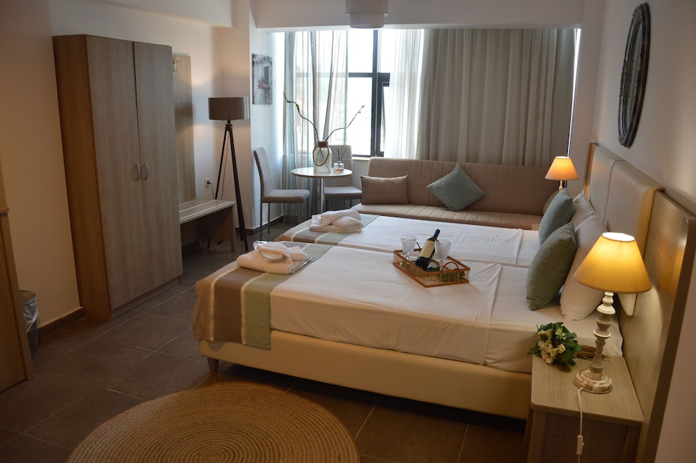 Aqua Mare Sea Side Rooms 12/50