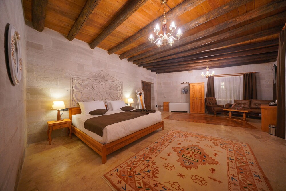 Superior, Villa, King Bed, Murphy Bed