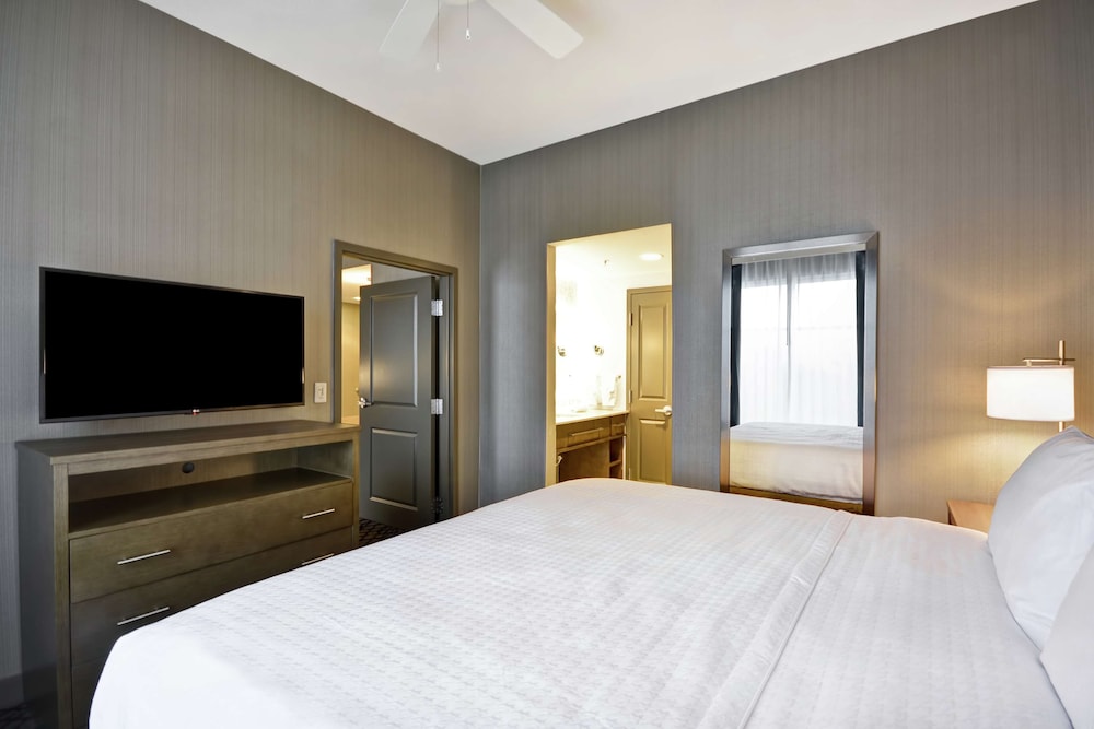 Homewood Suites by Hilton Warren Detroit 19/57